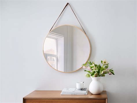 Hand Mirror Mockup&nbsp;Free