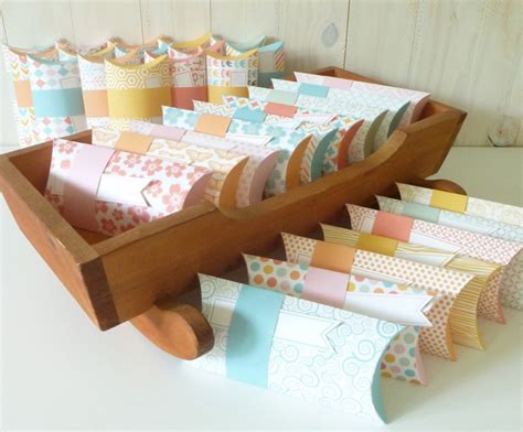 Pillow Box Packaging&nbsp;Mockup